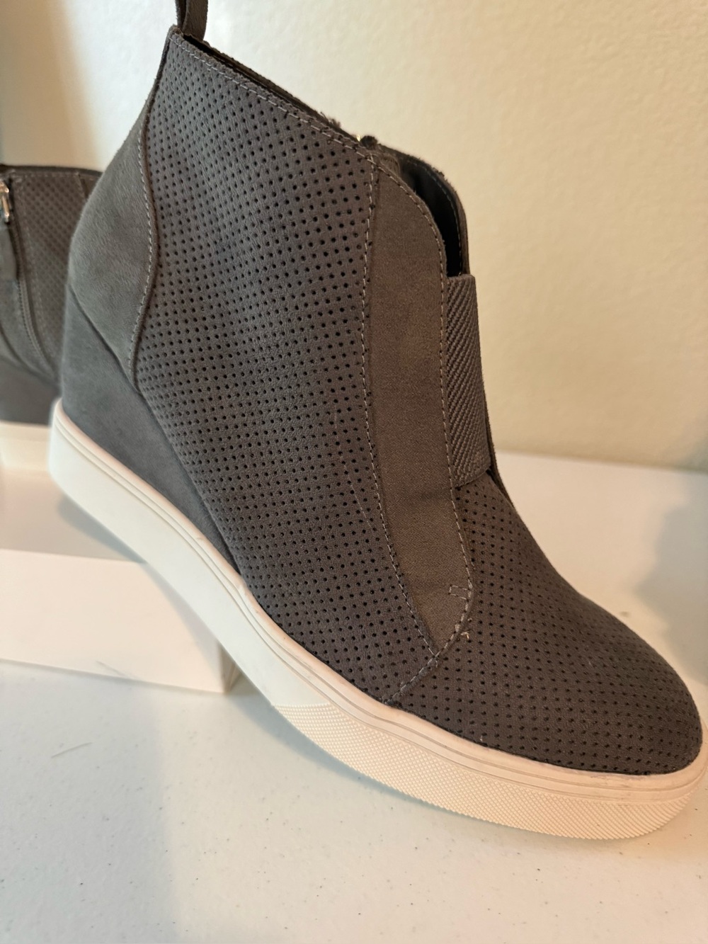 Casual Gray Suede-Look Wedge Sneaker Booties with Side Zipper 9.5